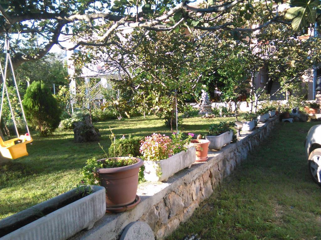 Apartments Lana Starigrad Paklenica Dış mekan fotoğraf